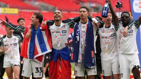 Decision time for Sunderland... stick with the plan or twist to try and survive in PL?