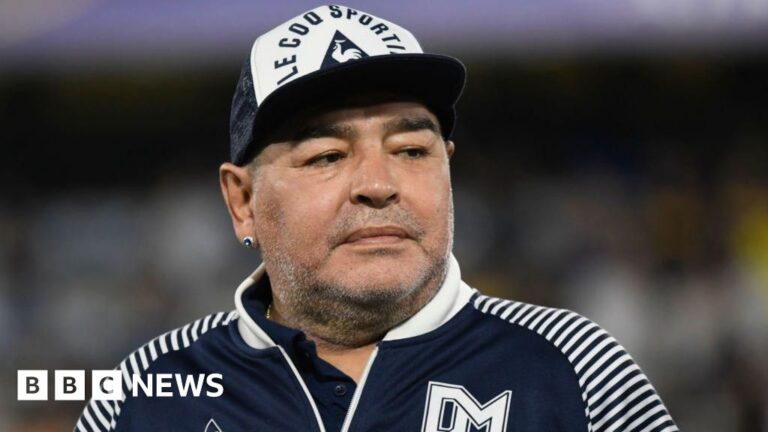 Judge in Maradona case accused of behaving like 'actress'