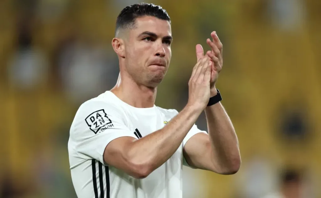 VIDEO: Cristiano Ronaldo’s goodbye gesture – Is his Al-Nassr chapter over? Fans fear the worst ahead of FIFA Club World Cup