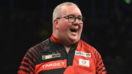 Bunting wins Nordic Darts Masters as Littler, Humphries lose in quarter-finals