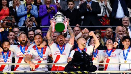 Last-gasp drama as Hull KR sink Warrington to win Challenge Cup
