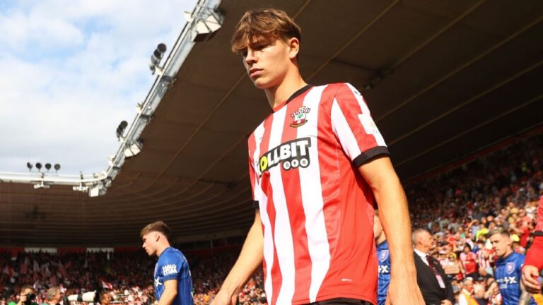 Transfer rumors, news: Liverpool, Man United and Spurs all want £55m Dibling